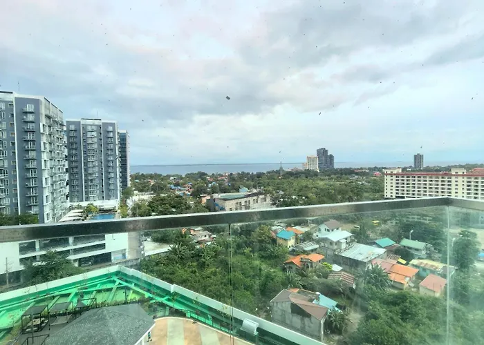 2 Bedroom Unit Near Airport *